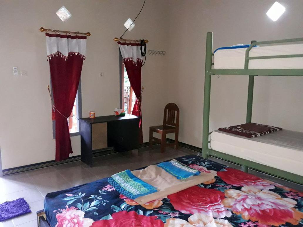 Red Island Bungalows Pasanggaran الغرفة الصورة