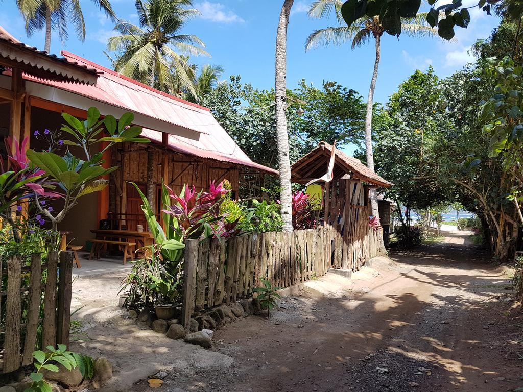 Red Island Bungalows Pasanggaran المظهر الخارجي الصورة
