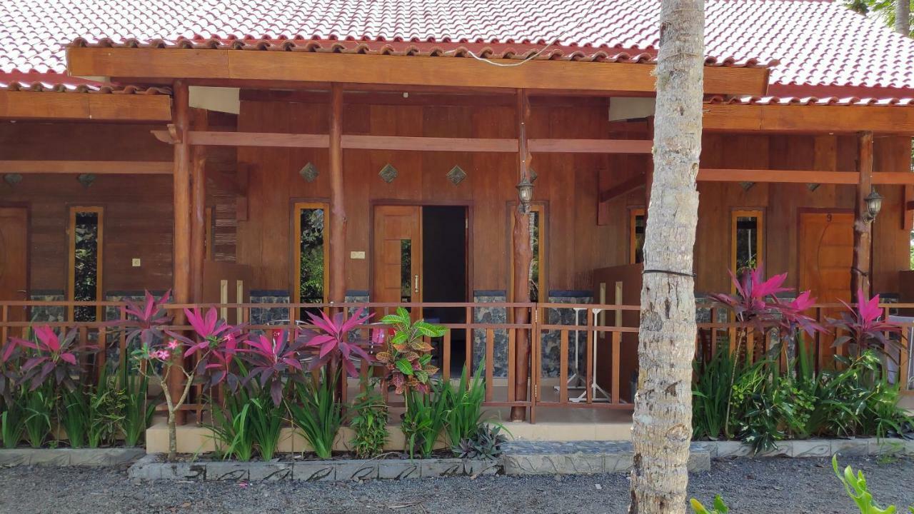 Red Island Bungalows Pasanggaran المظهر الخارجي الصورة